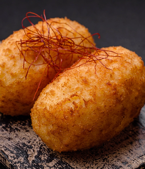 Primer plano de croquetas.